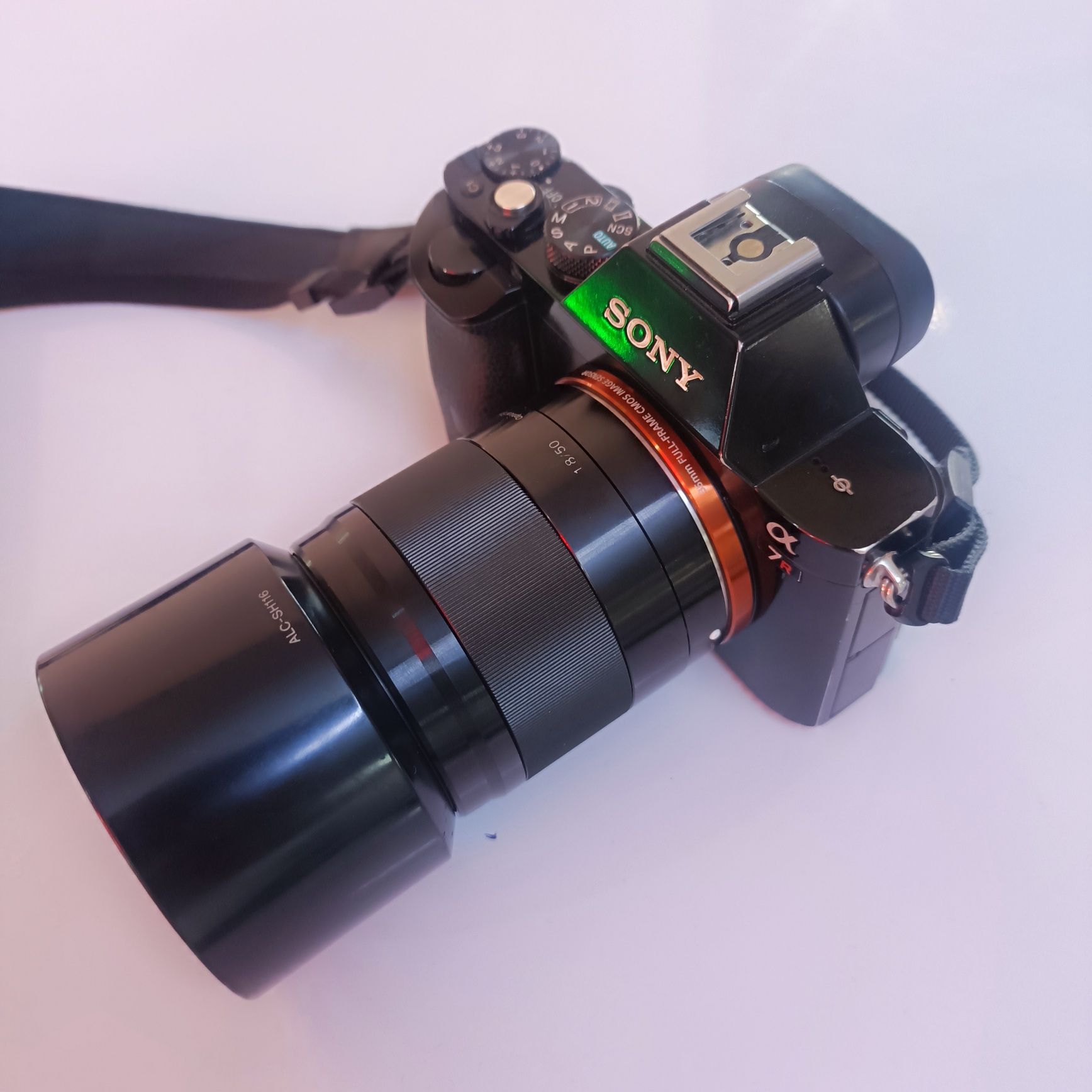 Sony A7R obektiv bilan