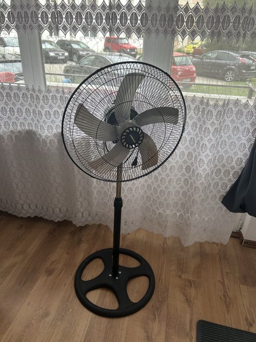 Ventilator mate pe pucior,reglabil