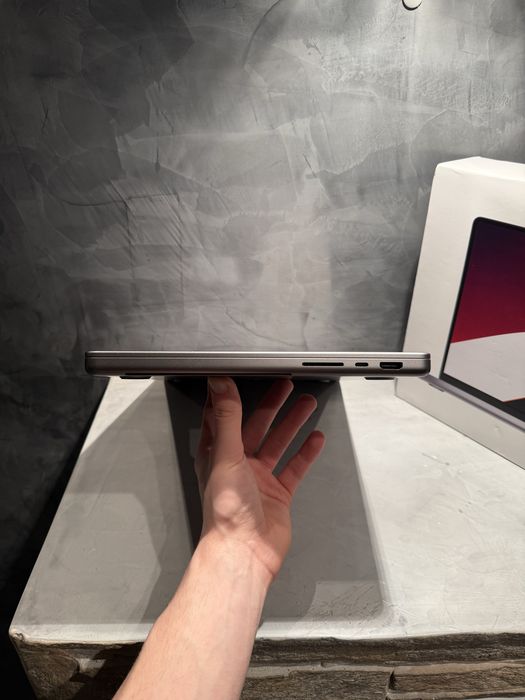 КАТО ЧИСТО НОВ Macbook Pro M1 Pro 14" 512 GB, 16 RAM