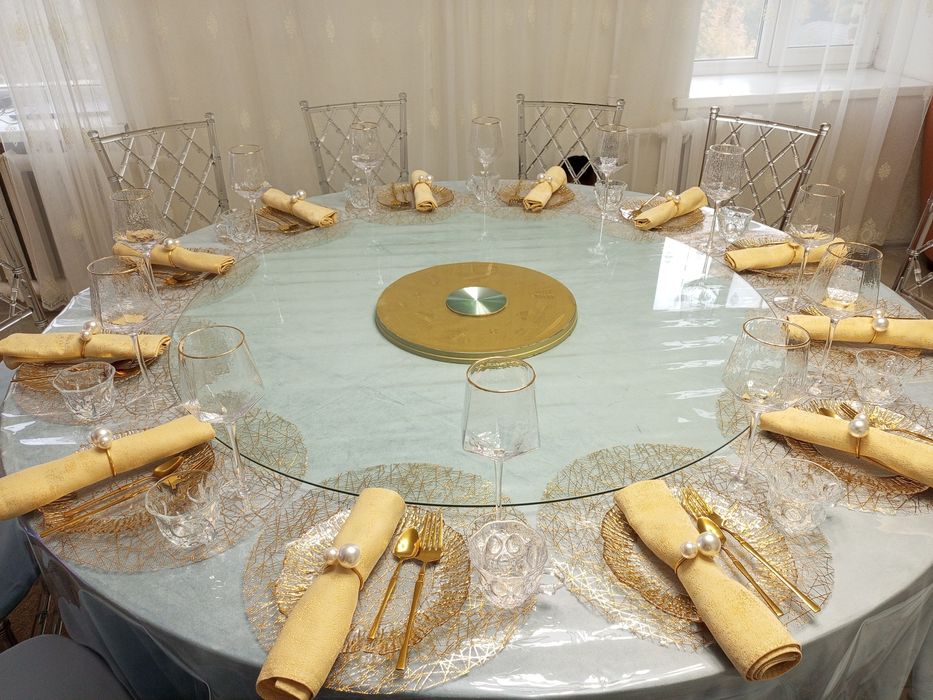 Столы, стулья, сервировка в аренду.