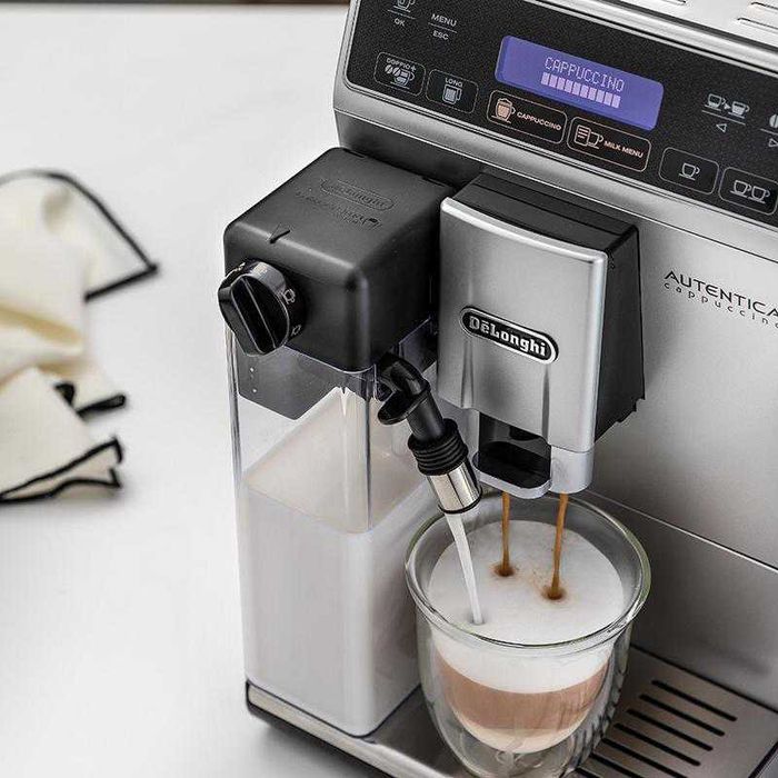 Кофемашина DELONGHI ниском Цена доставка есть другие мадели есть