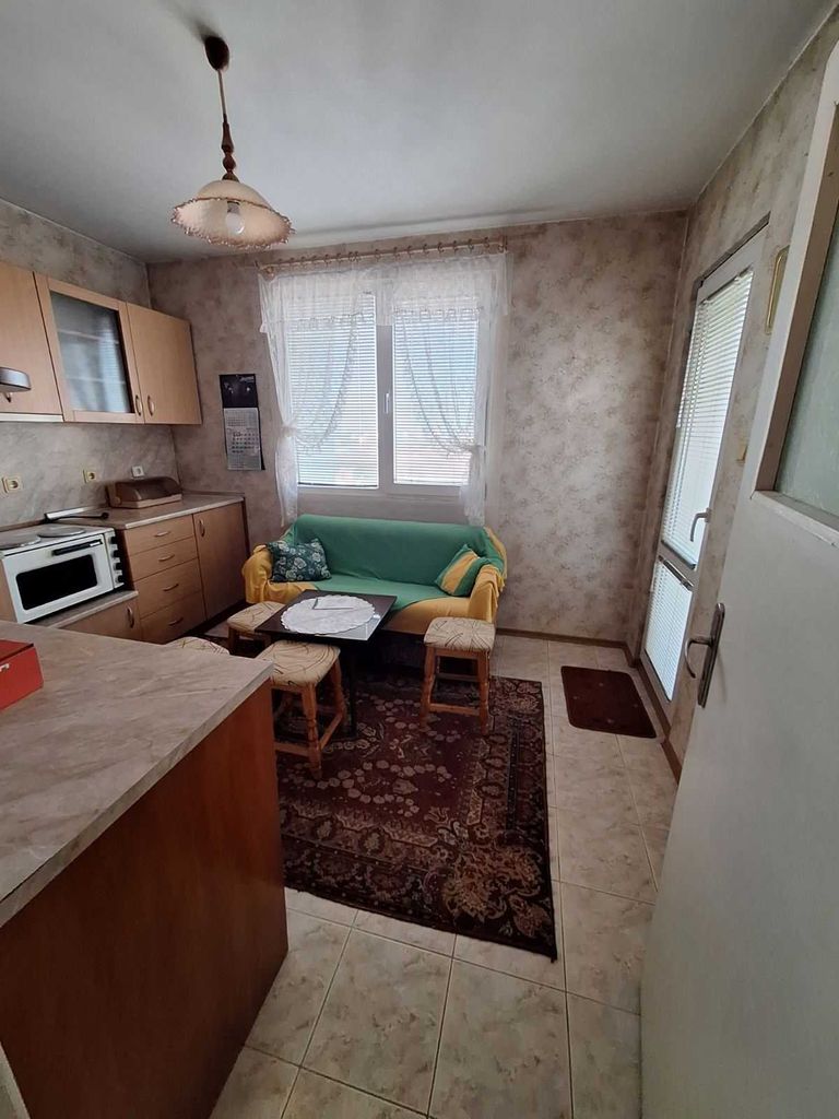 Продава се Тристаен апартамент в Русе, Родина 3 - 87 кв.м за 1035 €/кв.м - Снимка #11