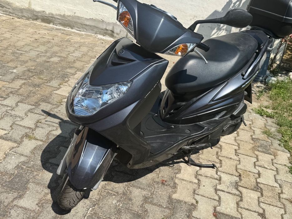Scuter Yamaha cyngus , 125 cm , cat b