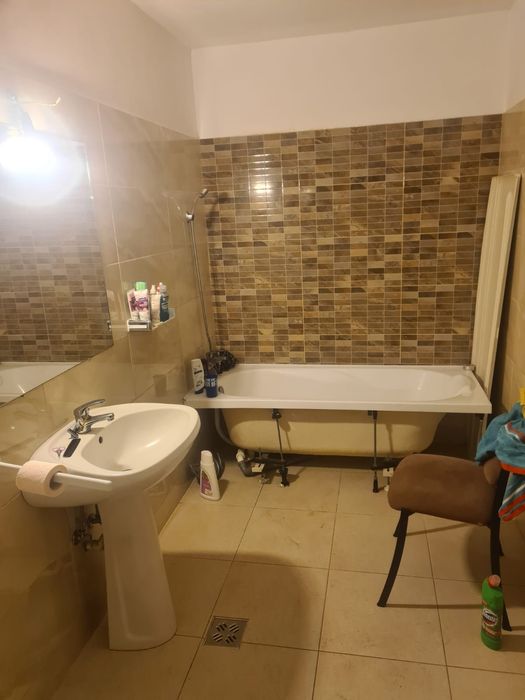 Dau in chirie apartament 1 camera 40 mp+balcon inchis,parcare Florilor