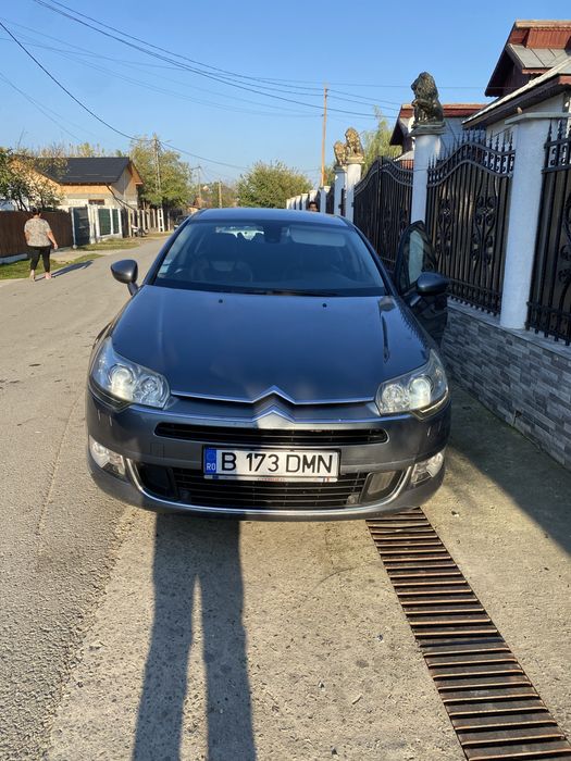 Vand CITROEN C5 unic propietar an 2011 se ofera fiscal km 260000 reali