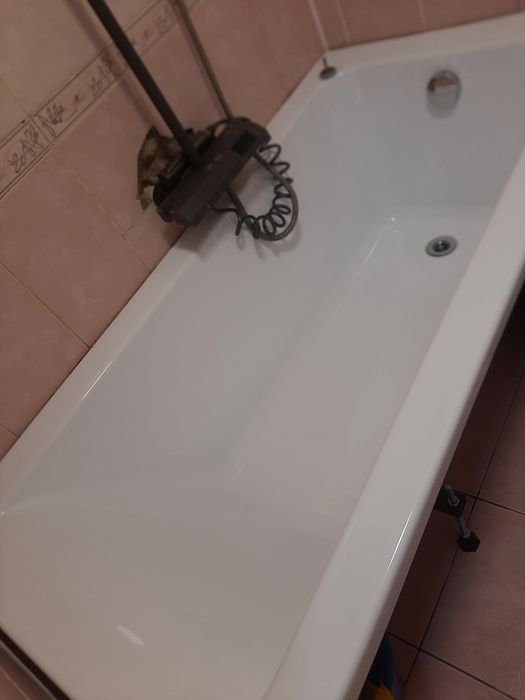 Новая акриловая ванна 145×70