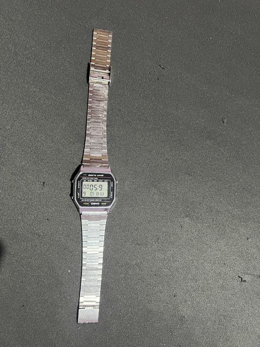 Vand ceas Casio A271, in stare buna foarte buna.