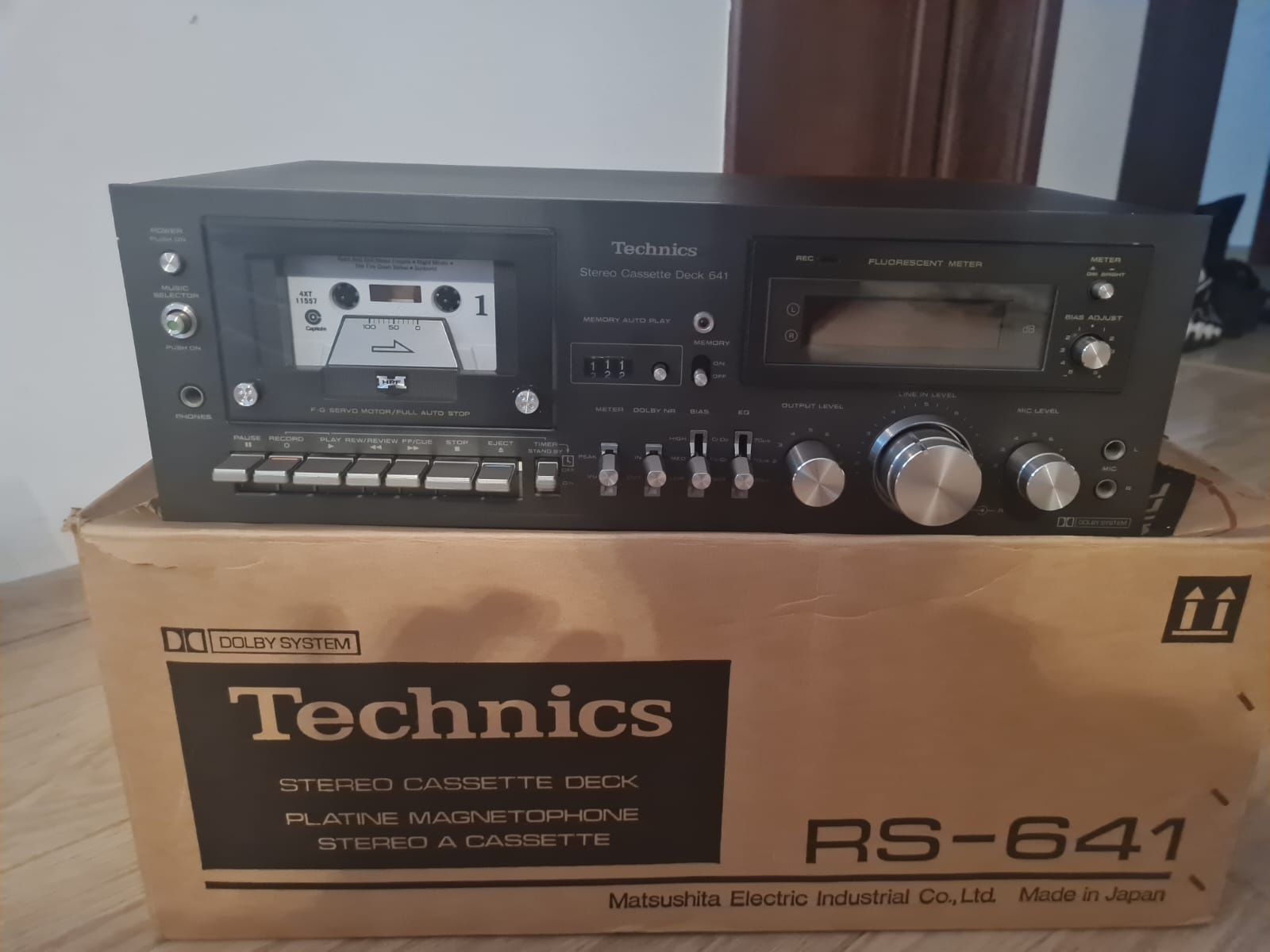 Pentru o linie de clasă , vă propun un Deck nou -  Technics RS-641