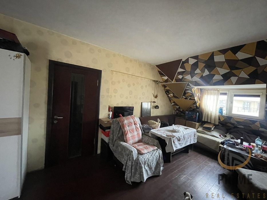Продава се Тристаен апартамент в Бургас, Възраждане - 120 кв.м за 1125 €/кв.м - Снимка #1