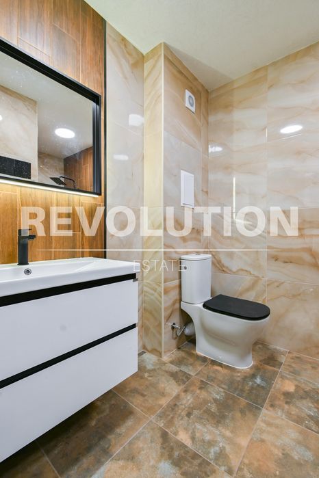 Дава се под наем Тристаен апартамент в София, Люлин 10 - 85 кв.м за 700 € - Снимка #17