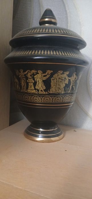 Антична елинска ваза/урна