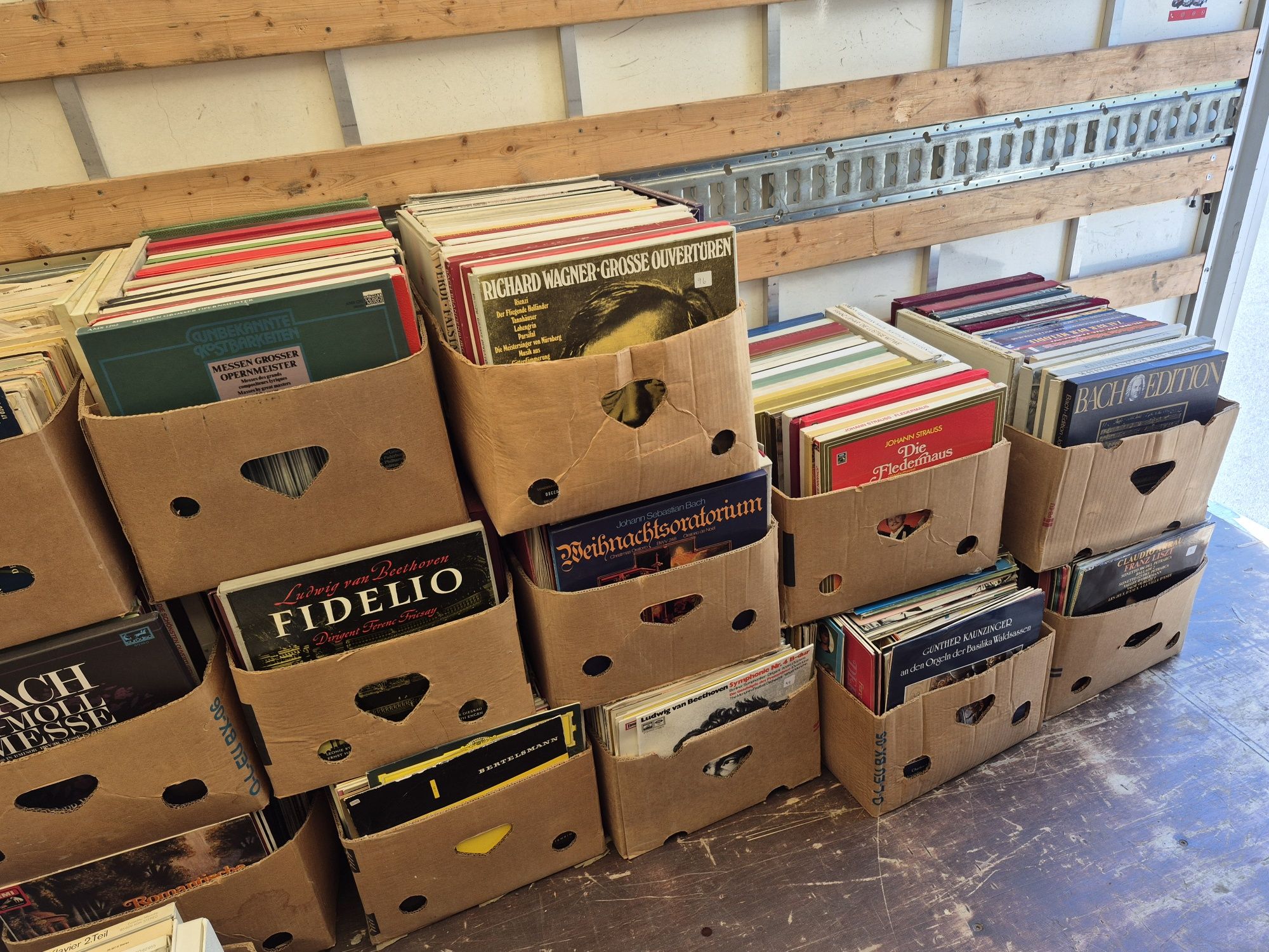 Vând Lot 12500lp Discuri Vinil colectie muzica clasica mixta