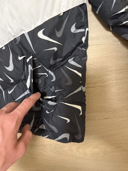 Geaca Nike neagra cu alb