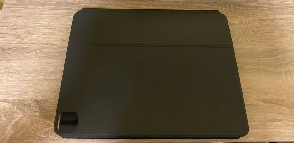 Magic Keyboard Apple клавиатура за iPad Pro 13”.