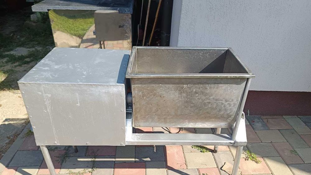 malaxor carne tocata pasta de mici carnati