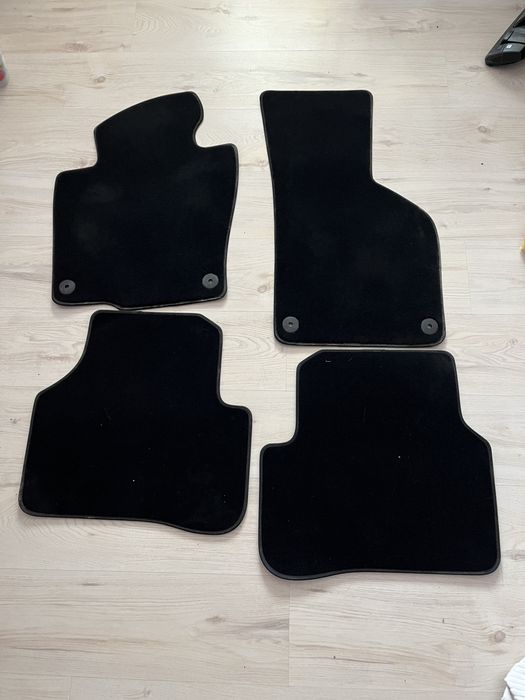 Оригинални мокетни стелки VW