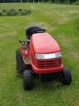 Tractoras gazon Jonsered LT2218A