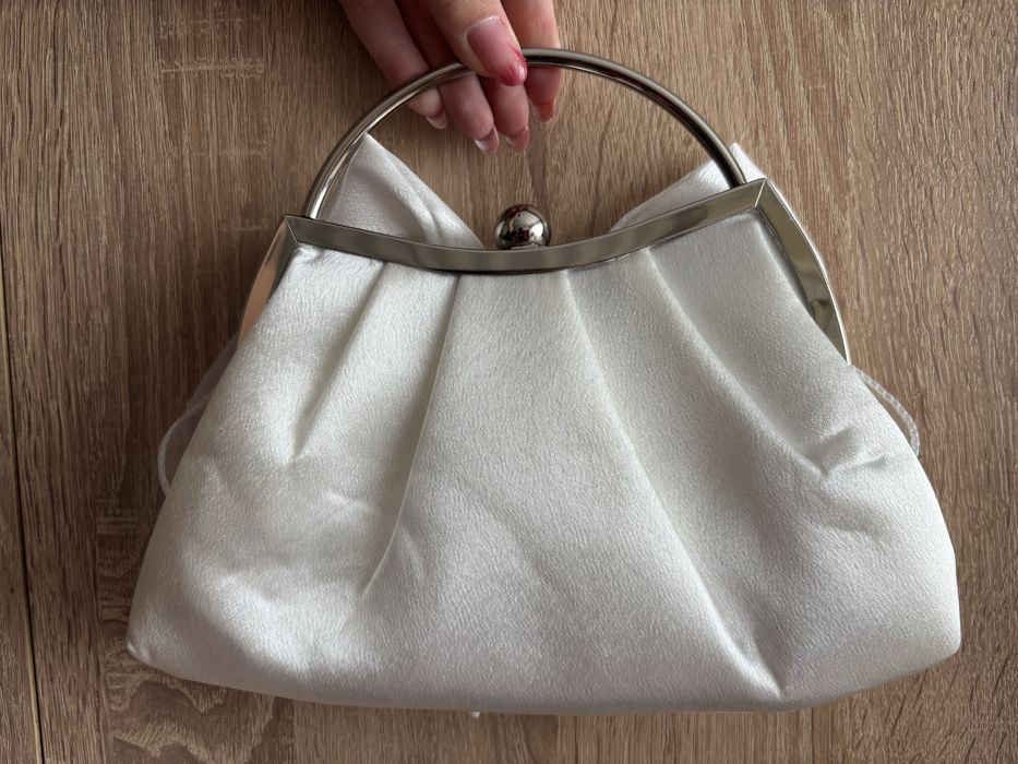 Дамска бяла чанта
