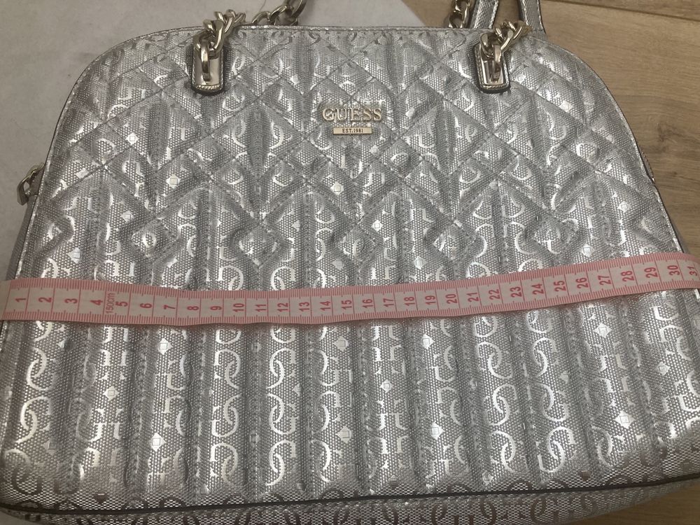 Дамска чанта Guess