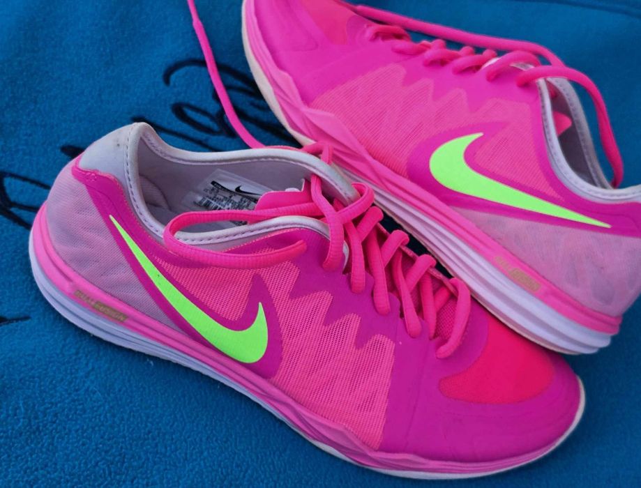 Nike оригинални дамски сникърси 37.5 номер