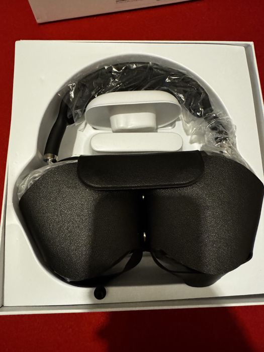 Airpods max desigilate pentru proba