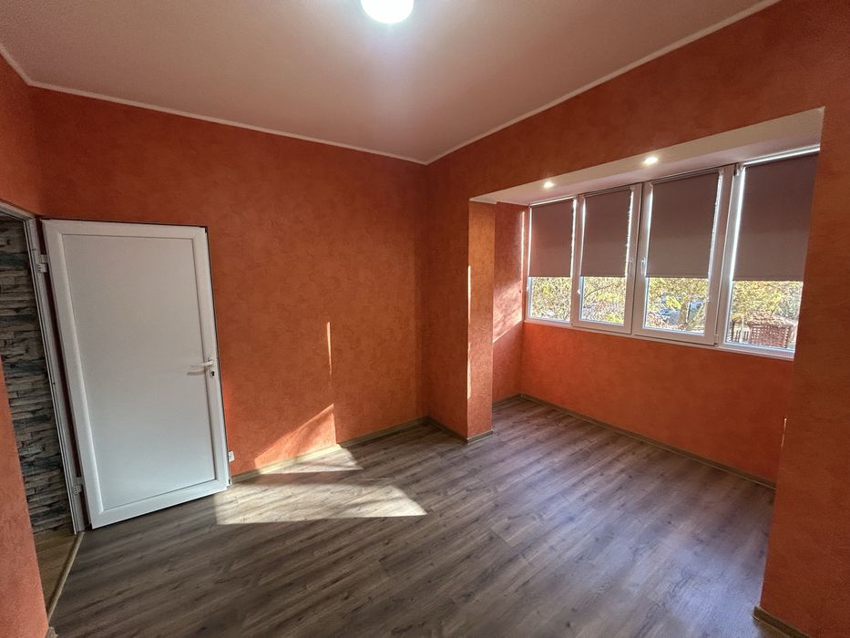 Тристаен апартамент-Пазарджик