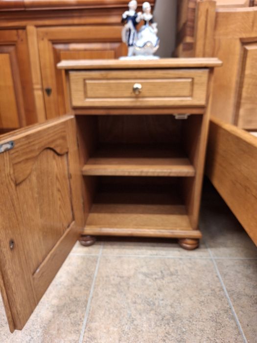 К - т спалня с нощни шкафчета дъб масив