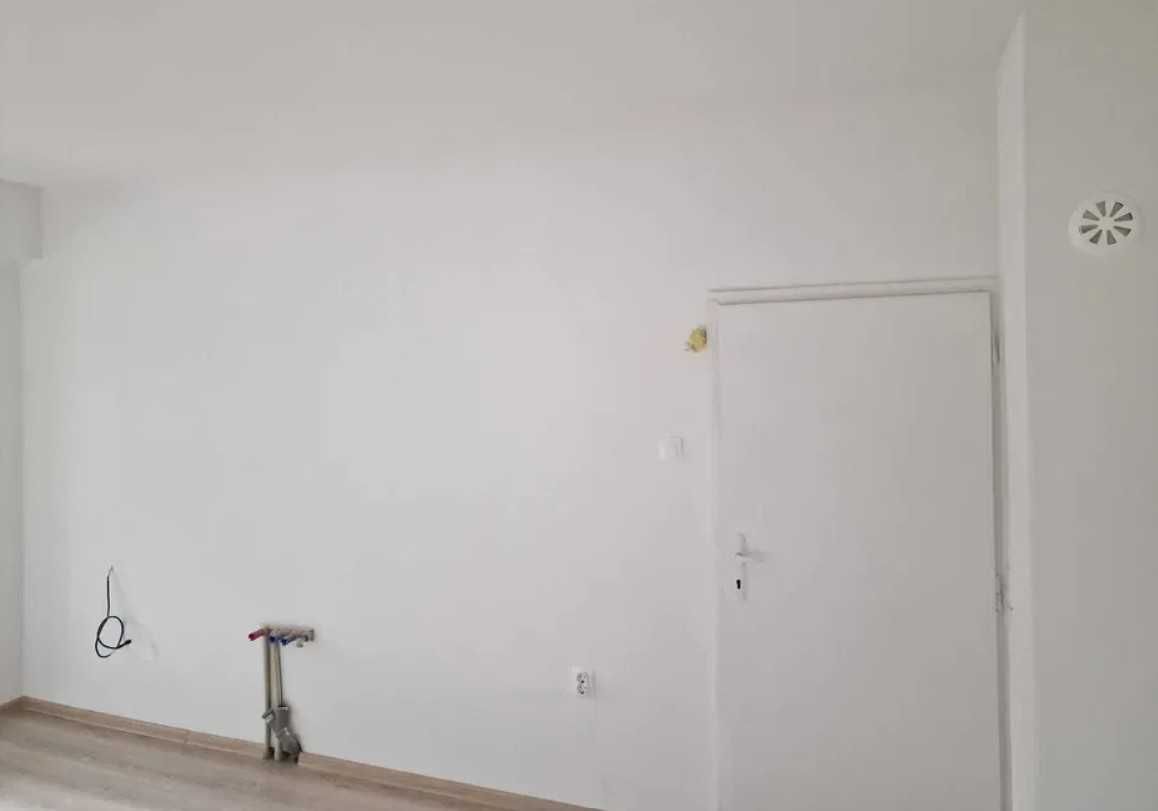 Продава се Тристаен апартамент в София, Толстой - 64 кв.м за 2235 €/кв.м - Снимка #5