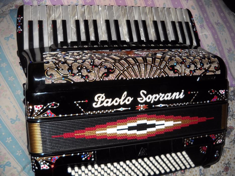 vand acordeon paolo soprani cu cabina si clape ma,120 basi foarte usor