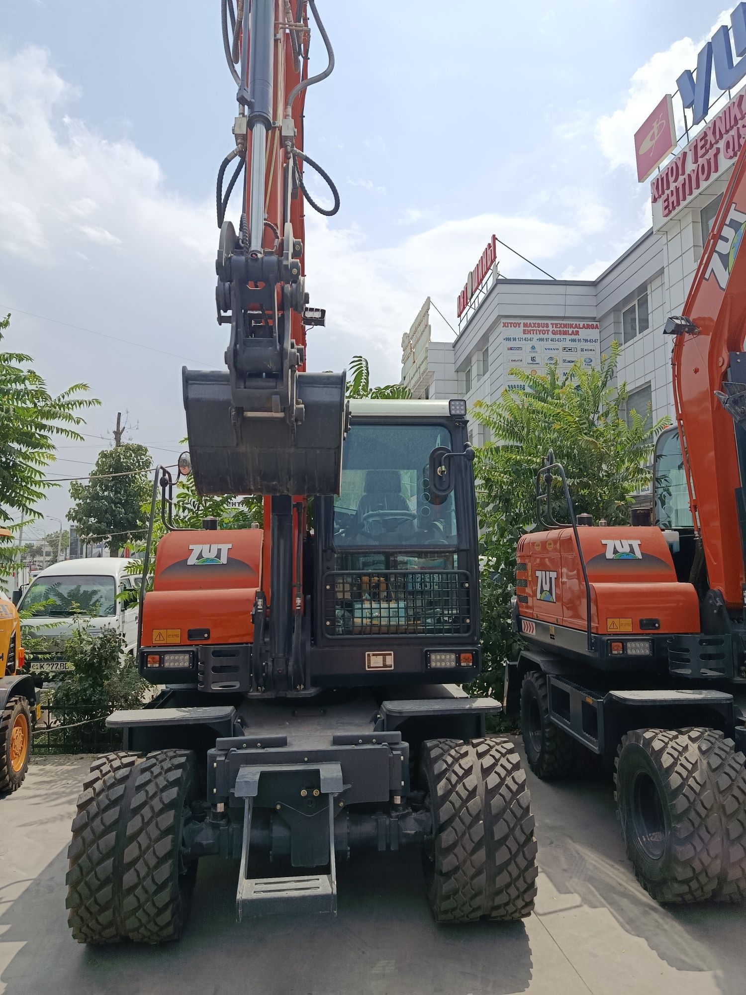 ZUT 75 Экскаватор