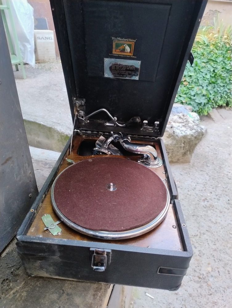 Античен Грамофон HMV Model 101