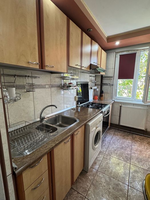 Vând apartament  3 camere, decomandat, Rahova  PREȚ NEGOCIABIL