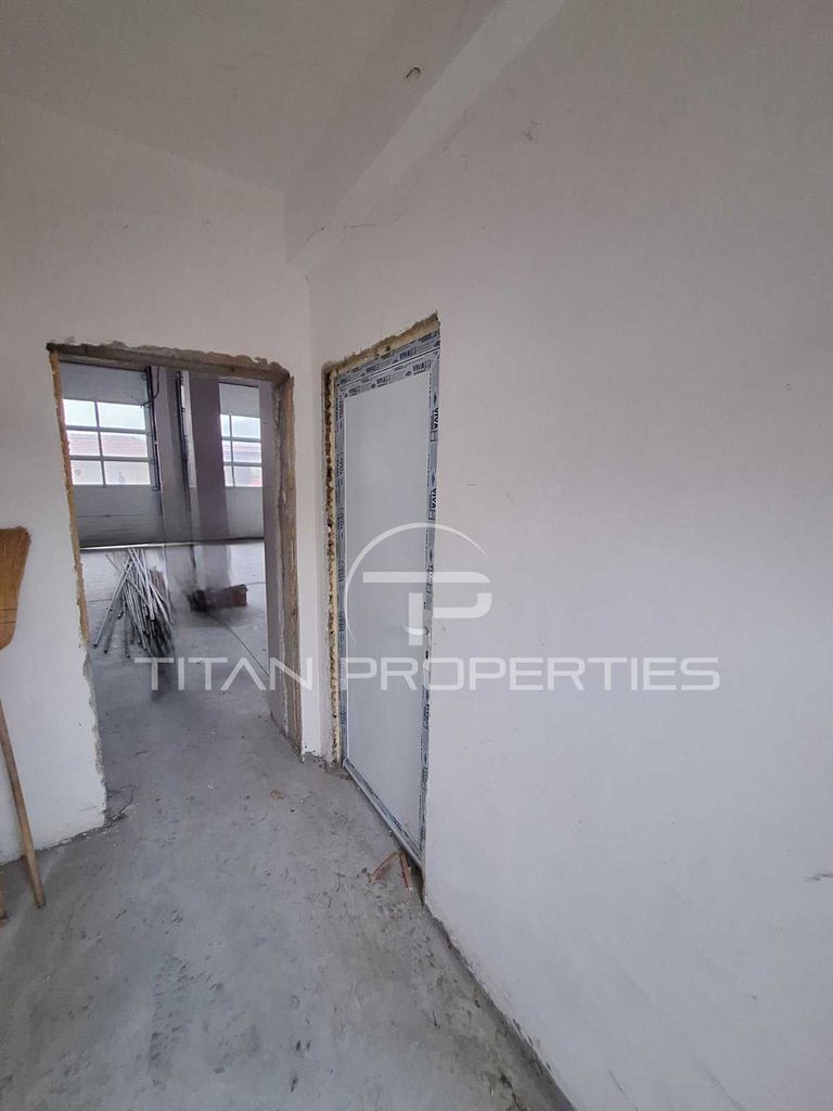 Продава се Склад в Кричим - 3840 кв.м за 141 €/кв.м - Снимка #3