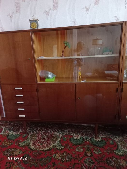 Сервант от немецкого гарнитура