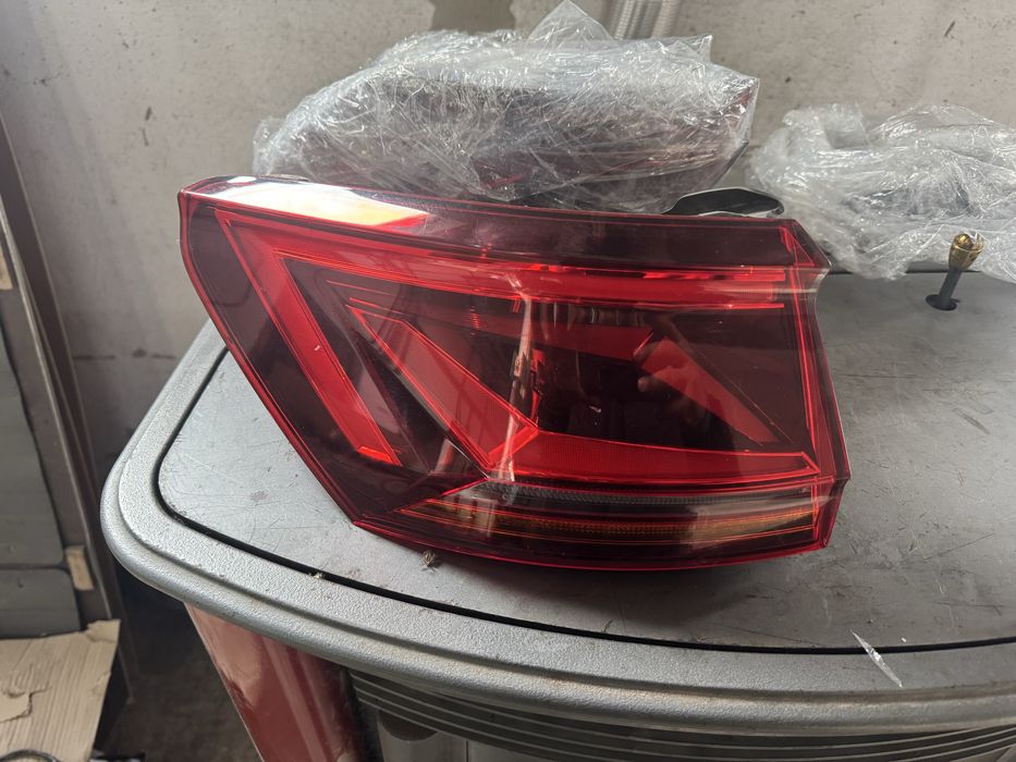 Stop stanga spate aripa volkswagen touareg cr7