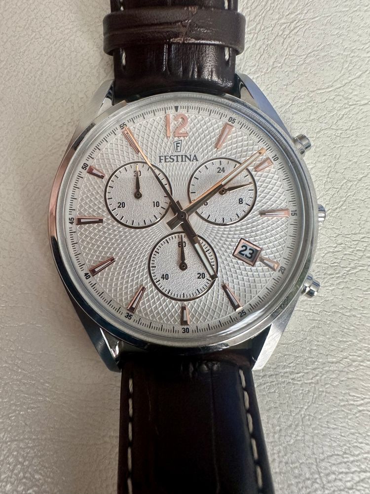 Часовник Festina