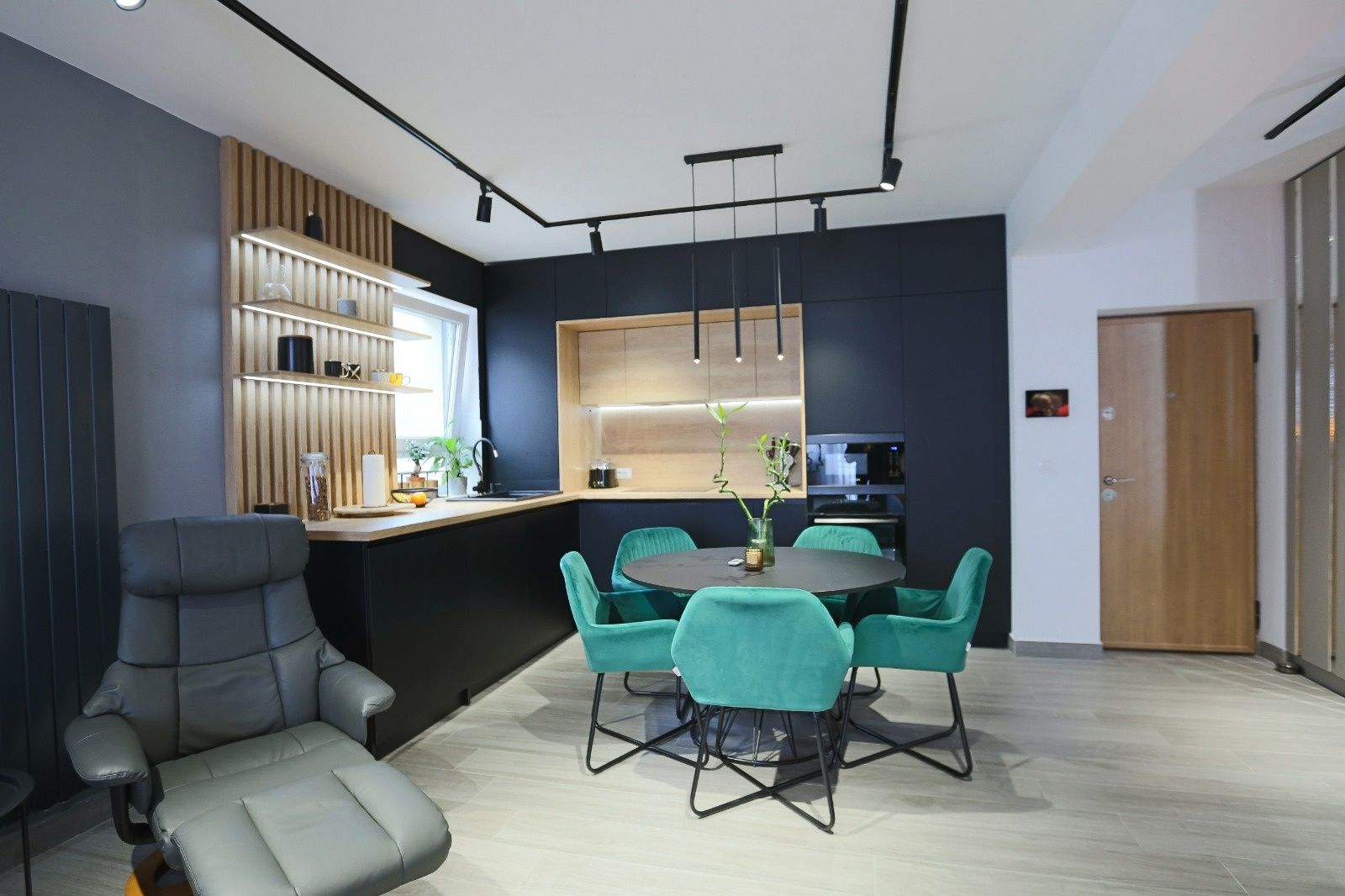 Inchiriez apartament 3 camere, premium
