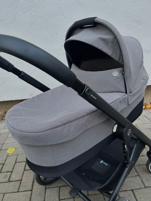 Landou cot s in stare impecabila