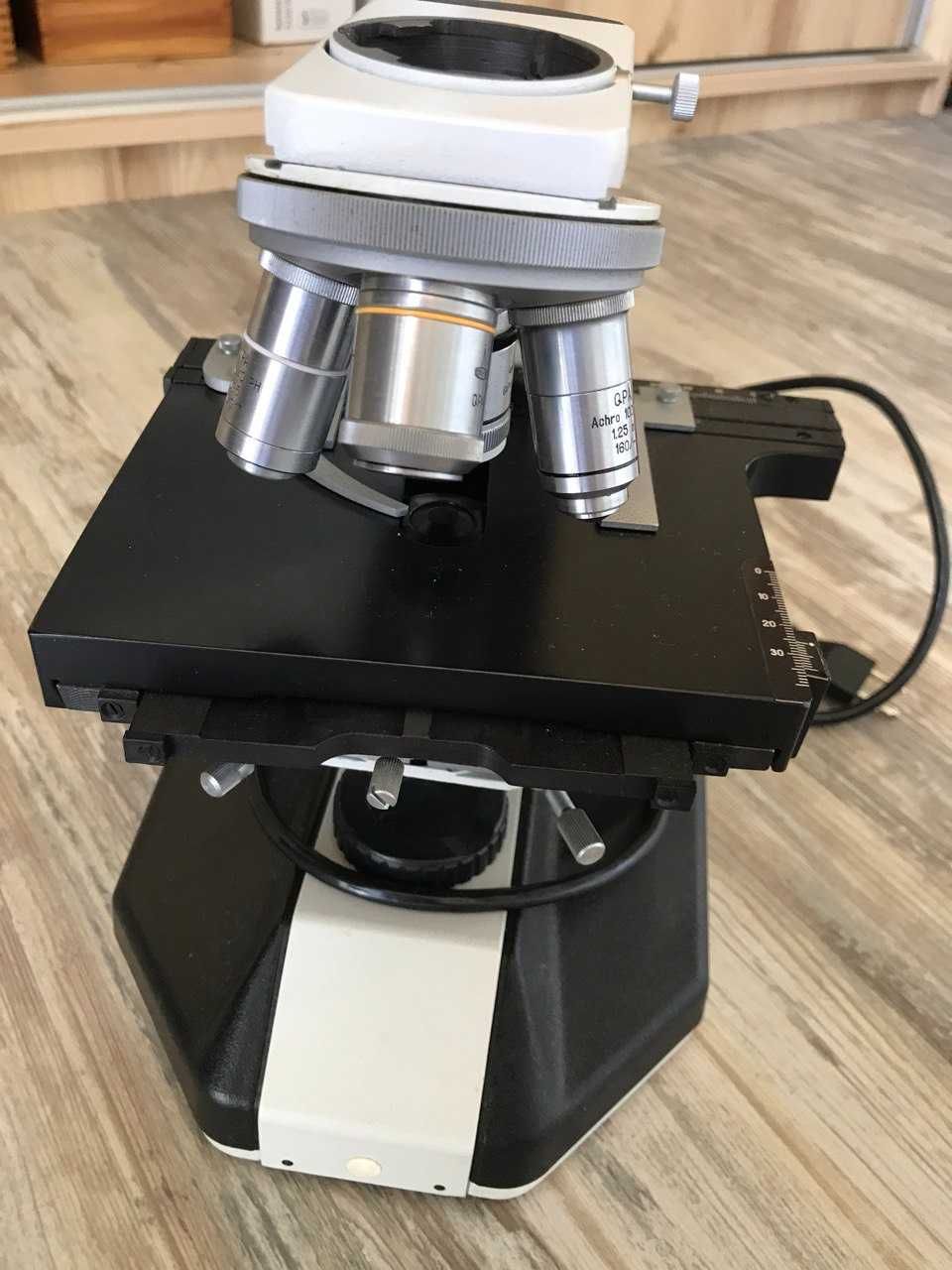Микроскоп за изследования във томно поле/ Dark Field Microscope