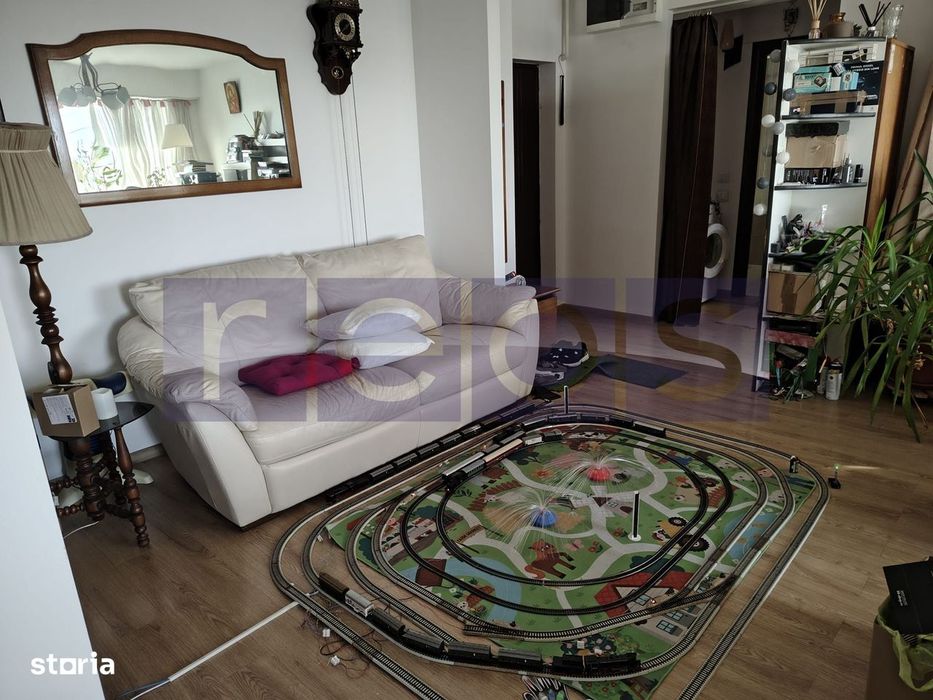 De vanzare apartament open space, spatios, 2 camere - Antiaeriana