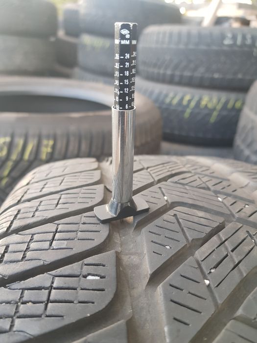 Anv.iarna 235/60r17  pirelli si dunlop