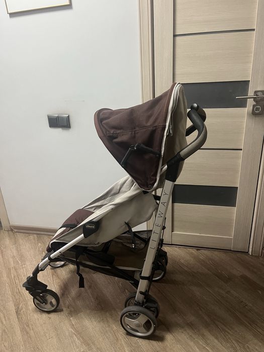 Коляска деьская Chicco Light Way