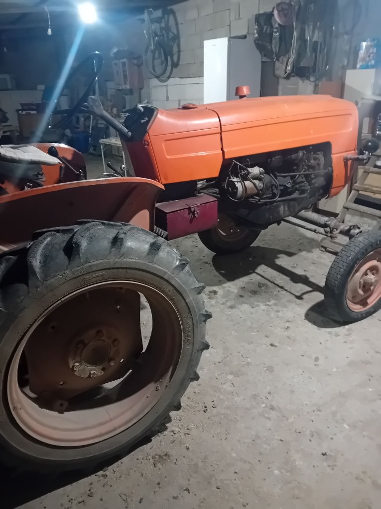 Tractor fiat 215