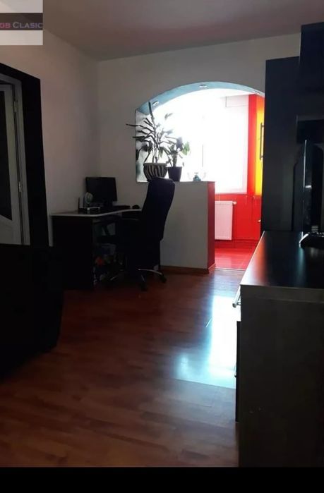 Vând apartament 3 camere