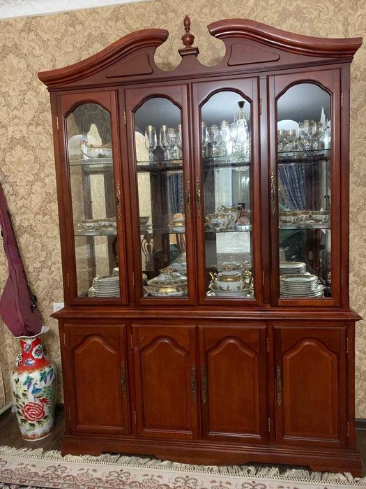 горка, стол и стулья