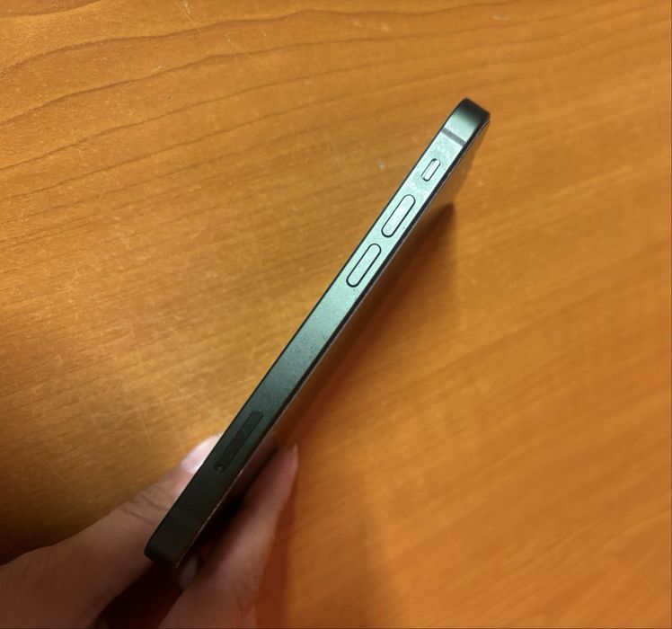 Vând iphone 13 mini