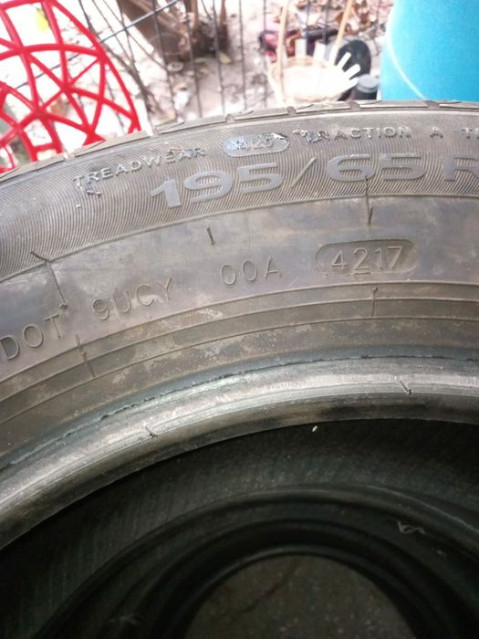 Vând 4 cauciucuri 195/65/R15 !!!