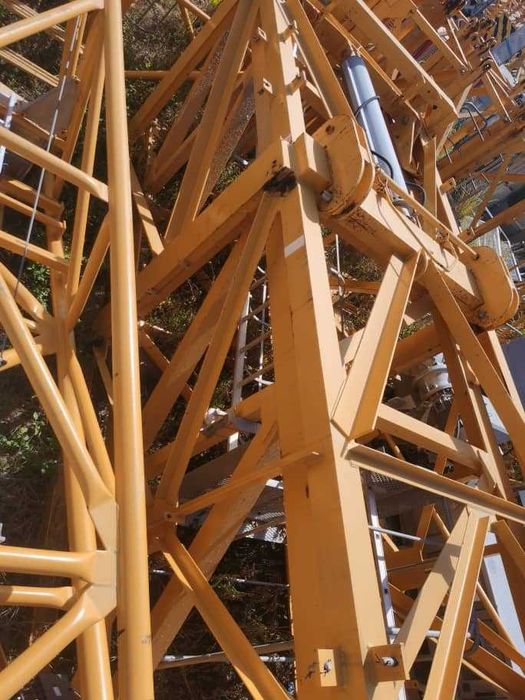Запасные   часты  и отдельный  узлы  для    крана  Potain i Zoomlion