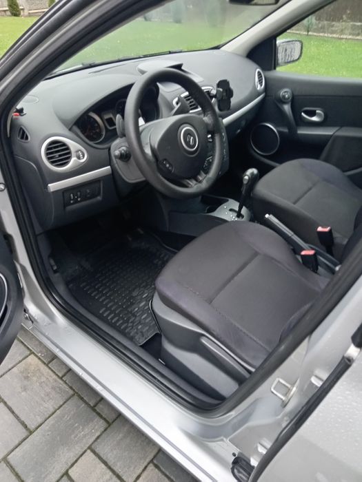 Vând Renault Clio automat 1.6 benzina
