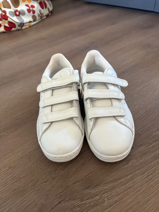 Детски спортни обувки